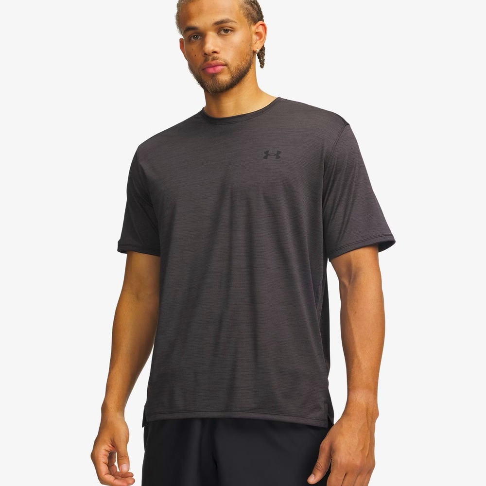 UA Tech Vent SS- Men’s small shirt